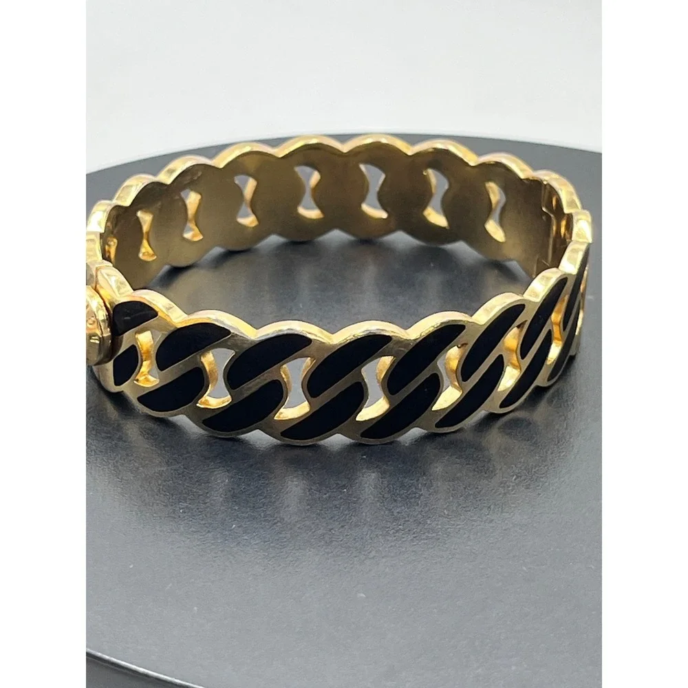 Henri Bendel Black Enamel Gold Tone Curb Chain Hinged Bangle Bracelet Clasp